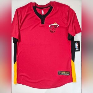 Miami Heat T-shirt Mens Medium Red Gold Basketball Logo High Intensity Tee Sport